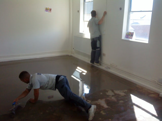 Parsons floor fitting in a residential building
